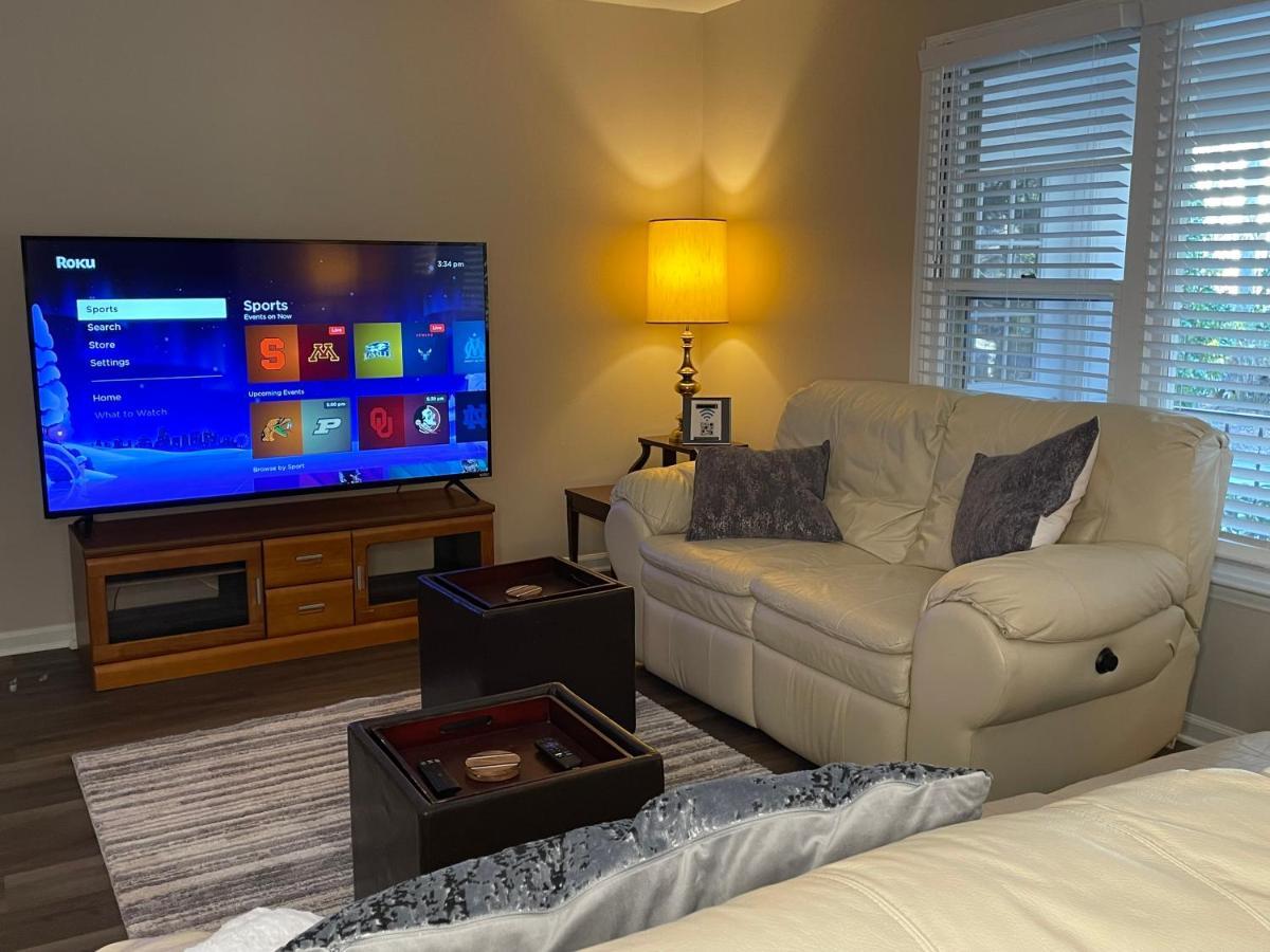 Serene Landing Place Near Downtown Cary Bagian luar foto