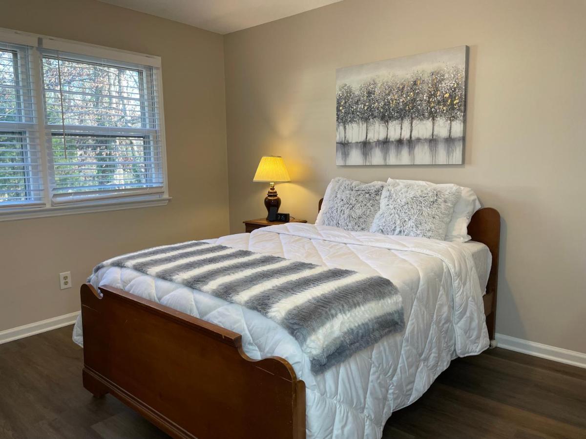 Serene Landing Place Near Downtown Cary Bagian luar foto