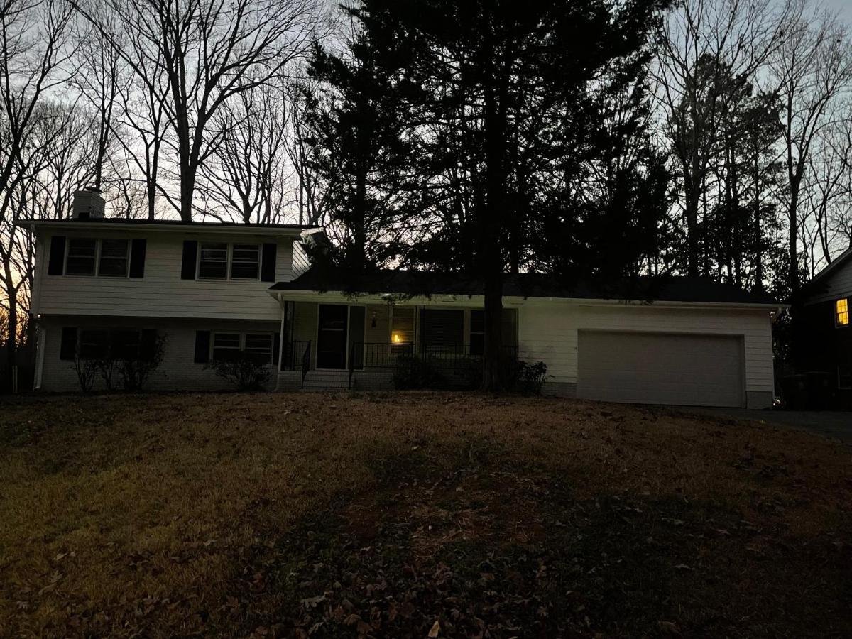Serene Landing Place Near Downtown Cary Bagian luar foto